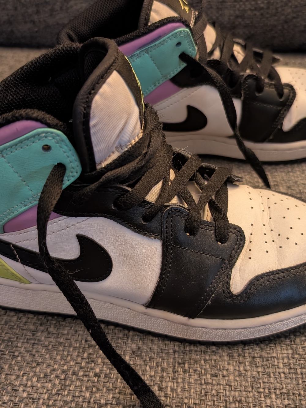 Nike Air Jordan 1 Mid - 6Y